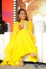 Sonakshi Sinha at Lingaa Movie Audio Success Meet